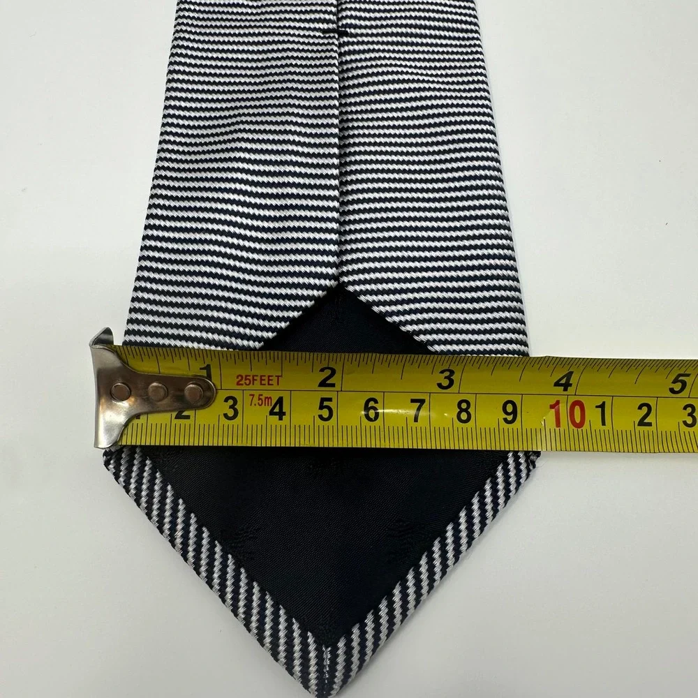 Brooks Brothers Makers Navy Blue White Striped Silk Tie Hand Finished USA Italy